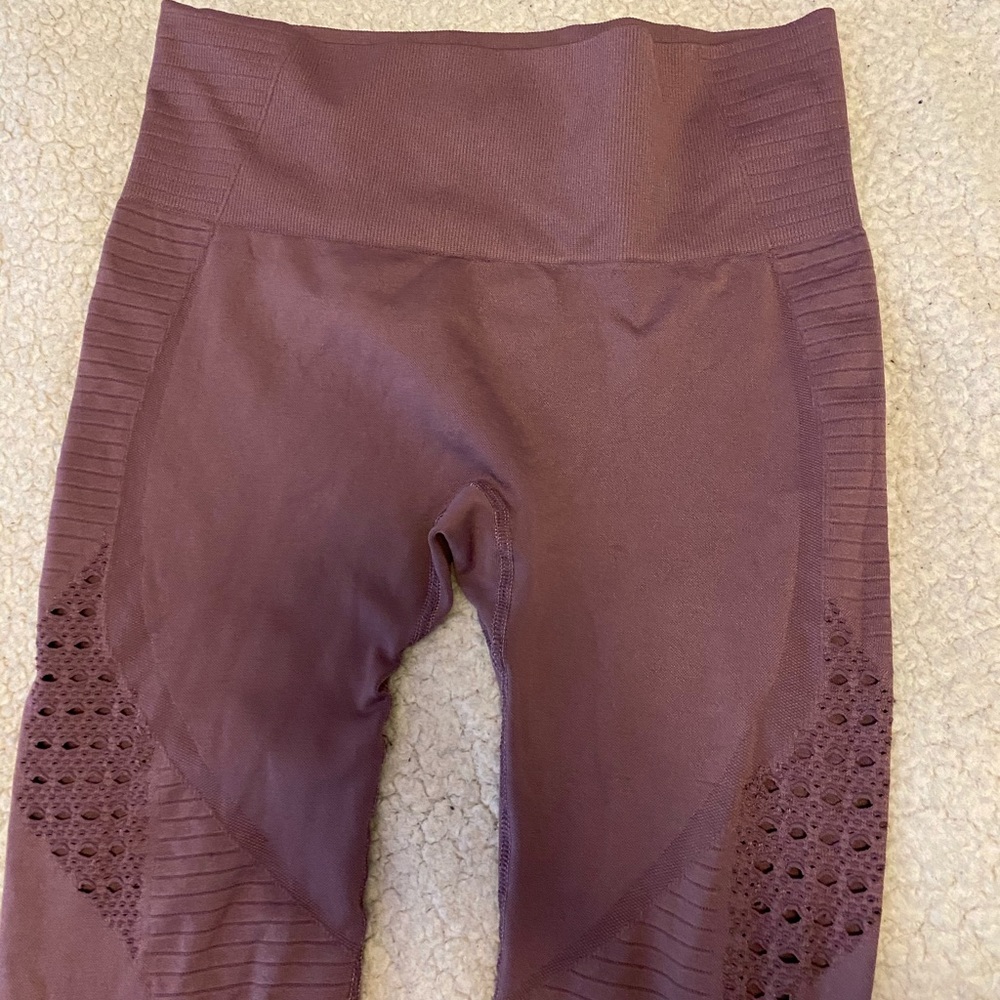 Purple high waisted gym leggings